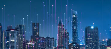 Resilient 5G Antenna Infrastructure for Smart Cities: Redundancy, Small Cells, and Environmental Hardening